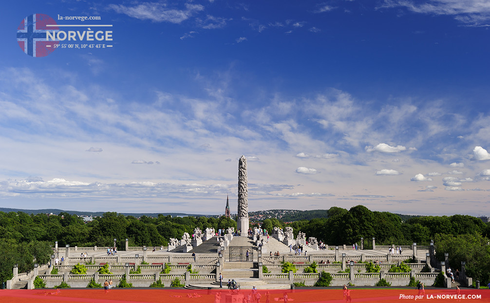 Monolithe de Vigeland dans le parc Frogner à Oslo