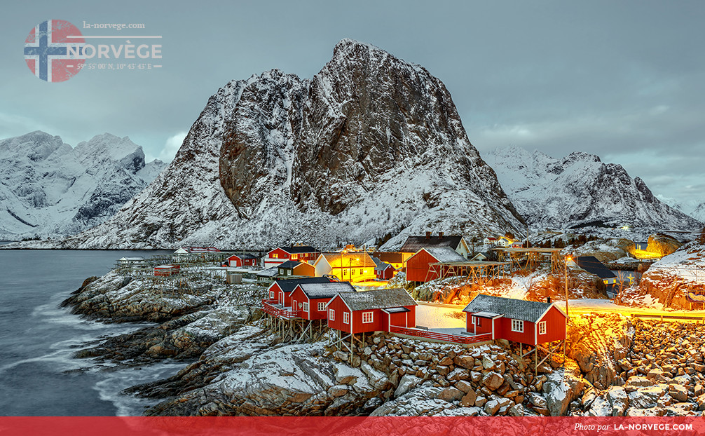 Montagne Hamnoy et Lilandstinden à Reine dans les îles Lofoten